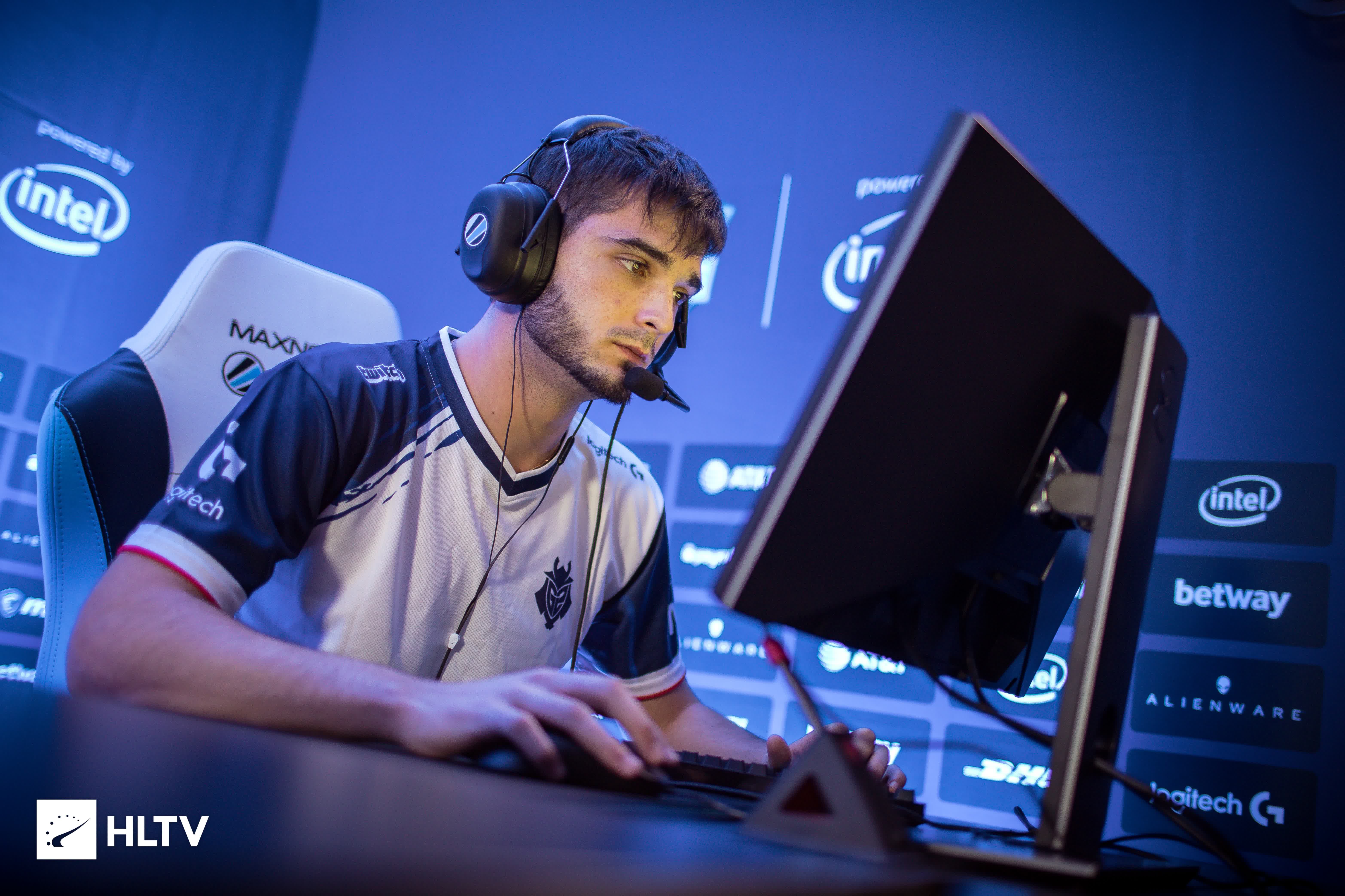 早已变成对 早已变成对