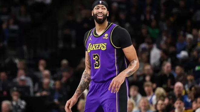 田径——南京室内世锦赛：男子撑杆跳高决赛赛况.