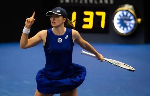 足球界中占 足球界中占